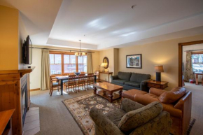 Spacious 3 Bedroom Condo with Balcony in Mountaineer Square condo